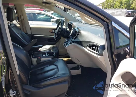 2017 Chrysler Pacifica Touring L z USA, uszkodzony, nr VIN 2C4RC1BG7HR507669